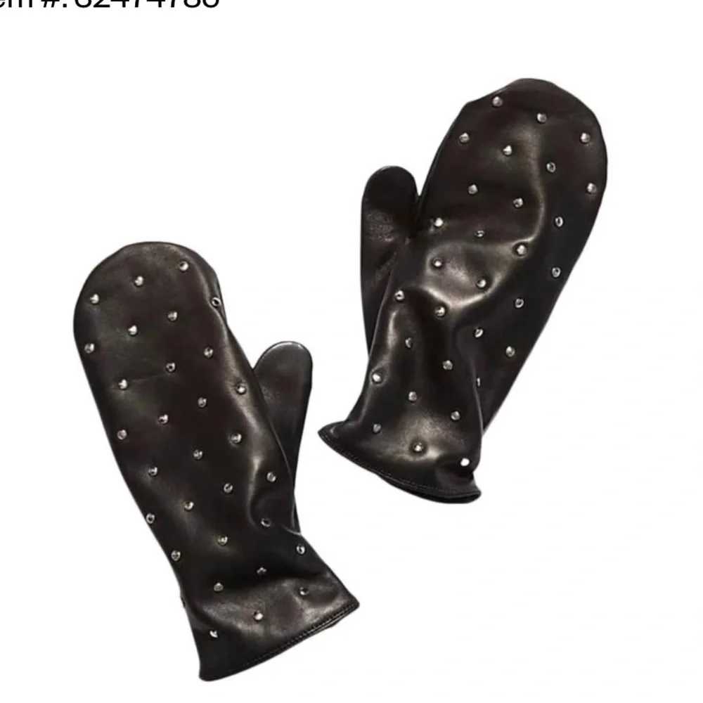 NWT Free People x Carolina Amato Carrie Studded Leather Mittens Black